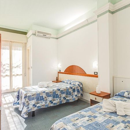 Hotel Augustus กัตเตโออามาเร ภายนอก รูปภาพ