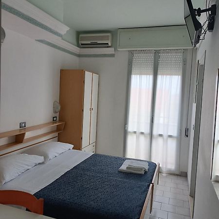 Hotel Augustus กัตเตโออามาเร ภายนอก รูปภาพ