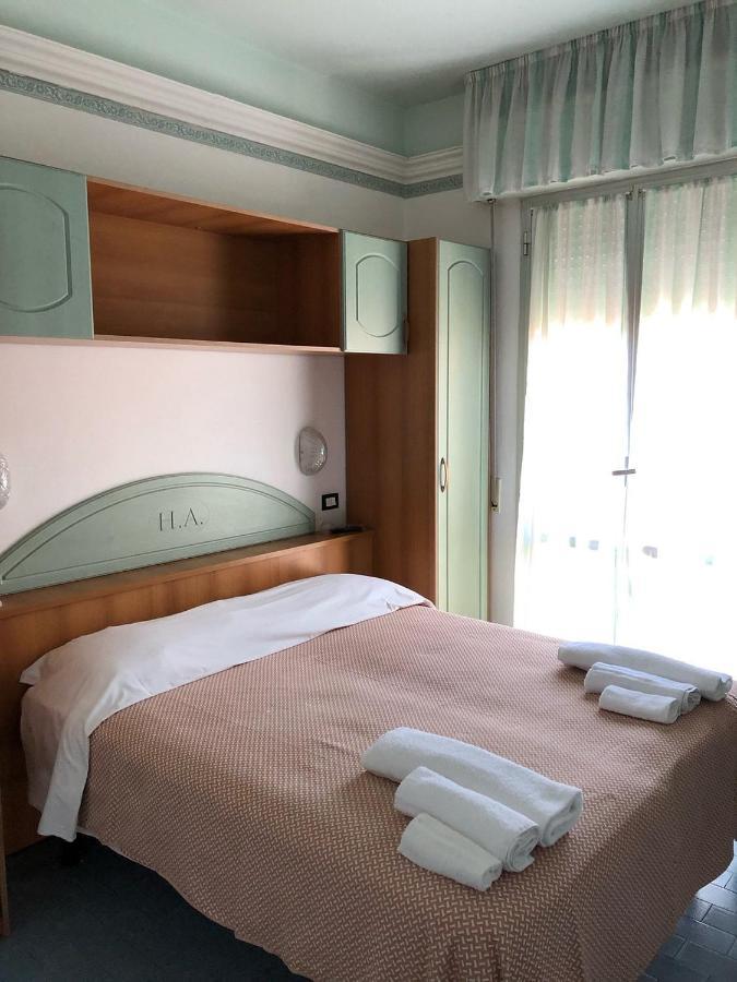 Hotel Augustus กัตเตโออามาเร ภายนอก รูปภาพ