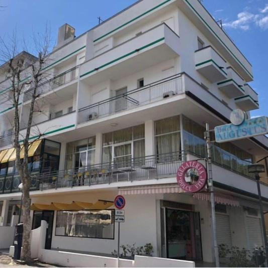 Hotel Augustus กัตเตโออามาเร ภายนอก รูปภาพ