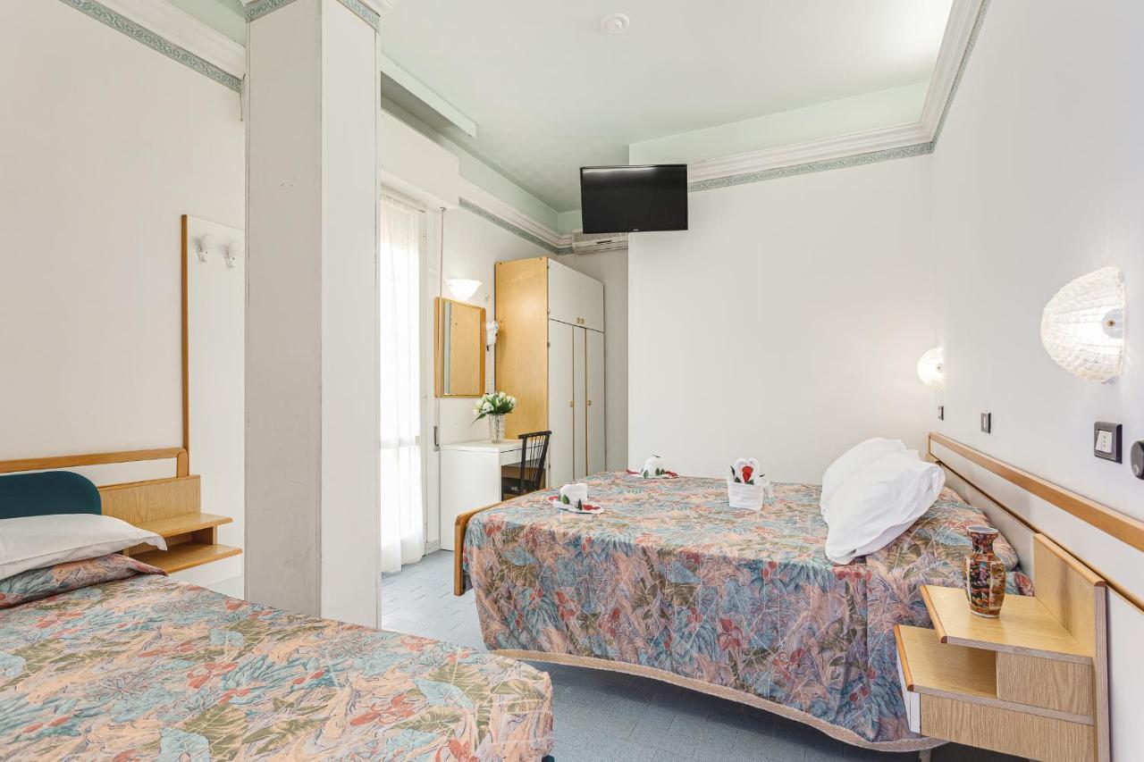 Hotel Augustus กัตเตโออามาเร ภายนอก รูปภาพ