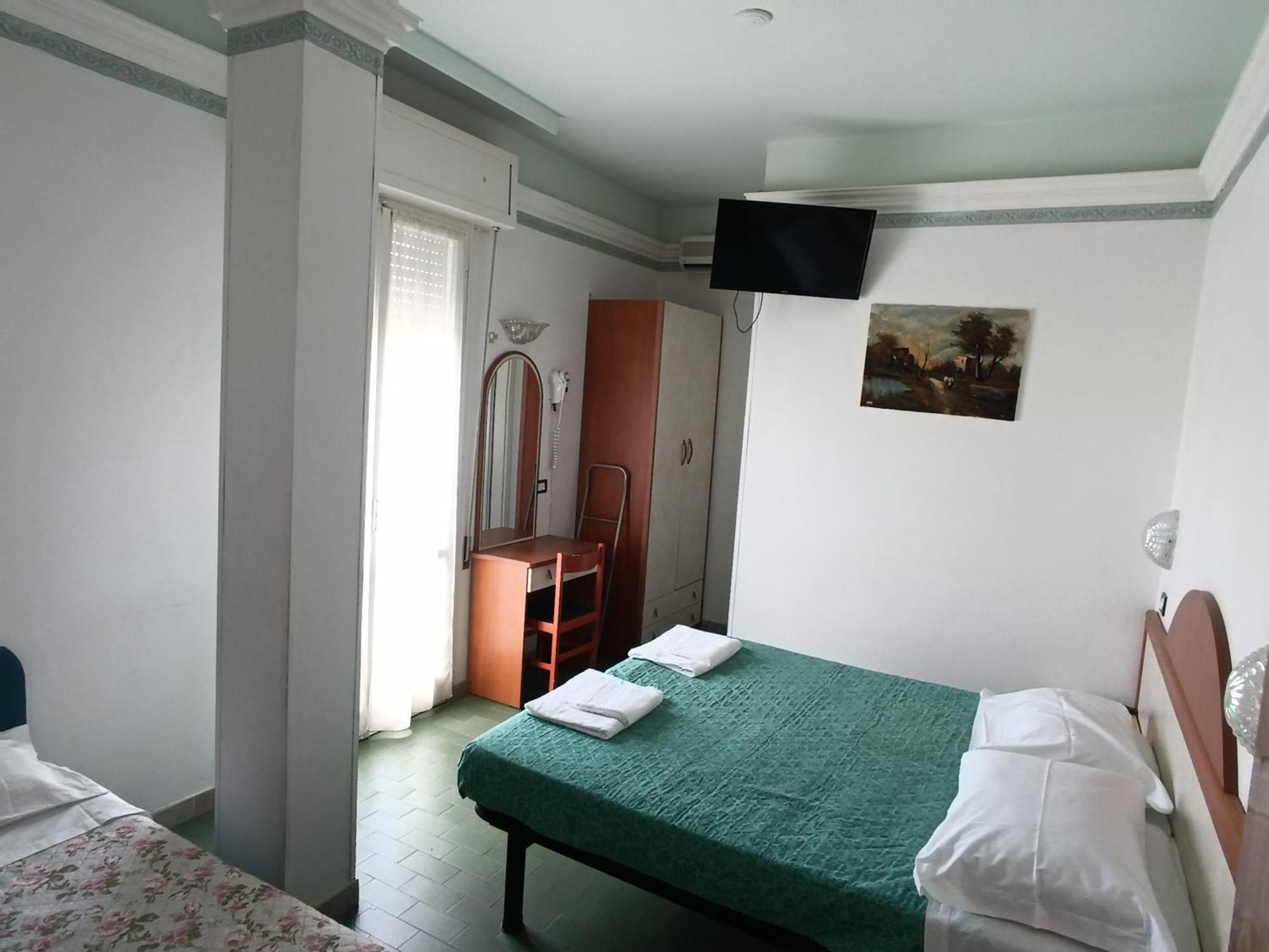 Hotel Augustus กัตเตโออามาเร ภายนอก รูปภาพ